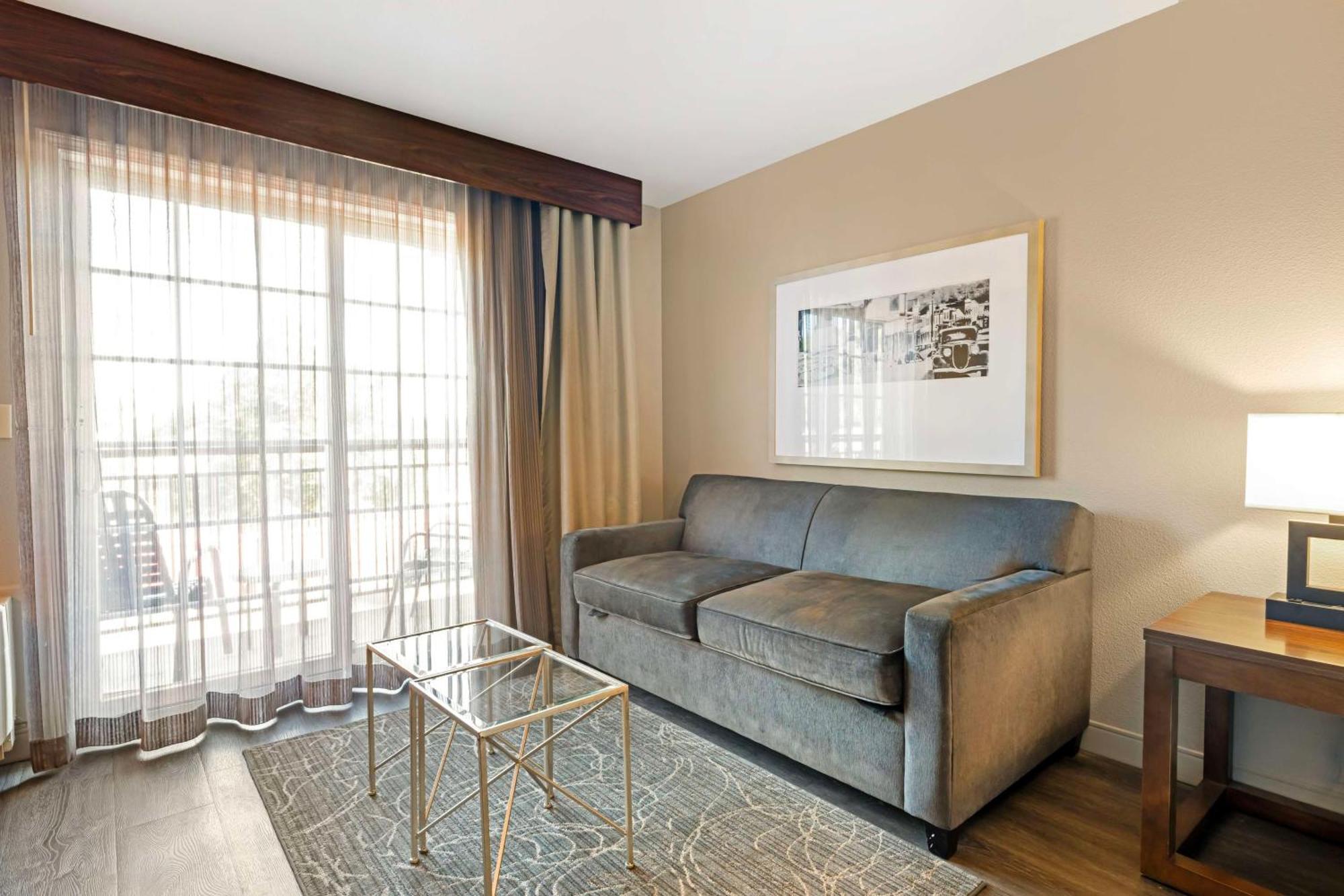 Best Western Cedar Inn & Suites Анджелс-Кэмп Экстерьер фото