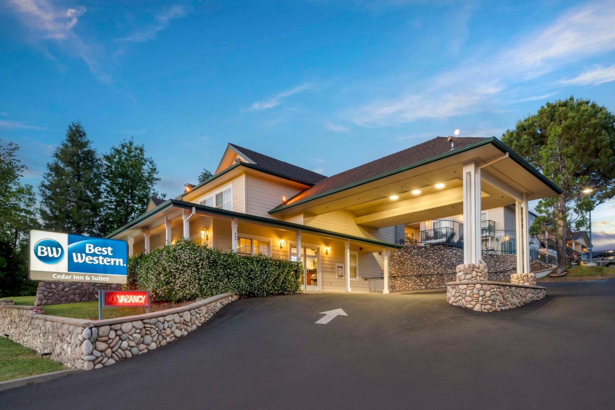 Best Western Cedar Inn & Suites Анджелс-Кэмп Экстерьер фото