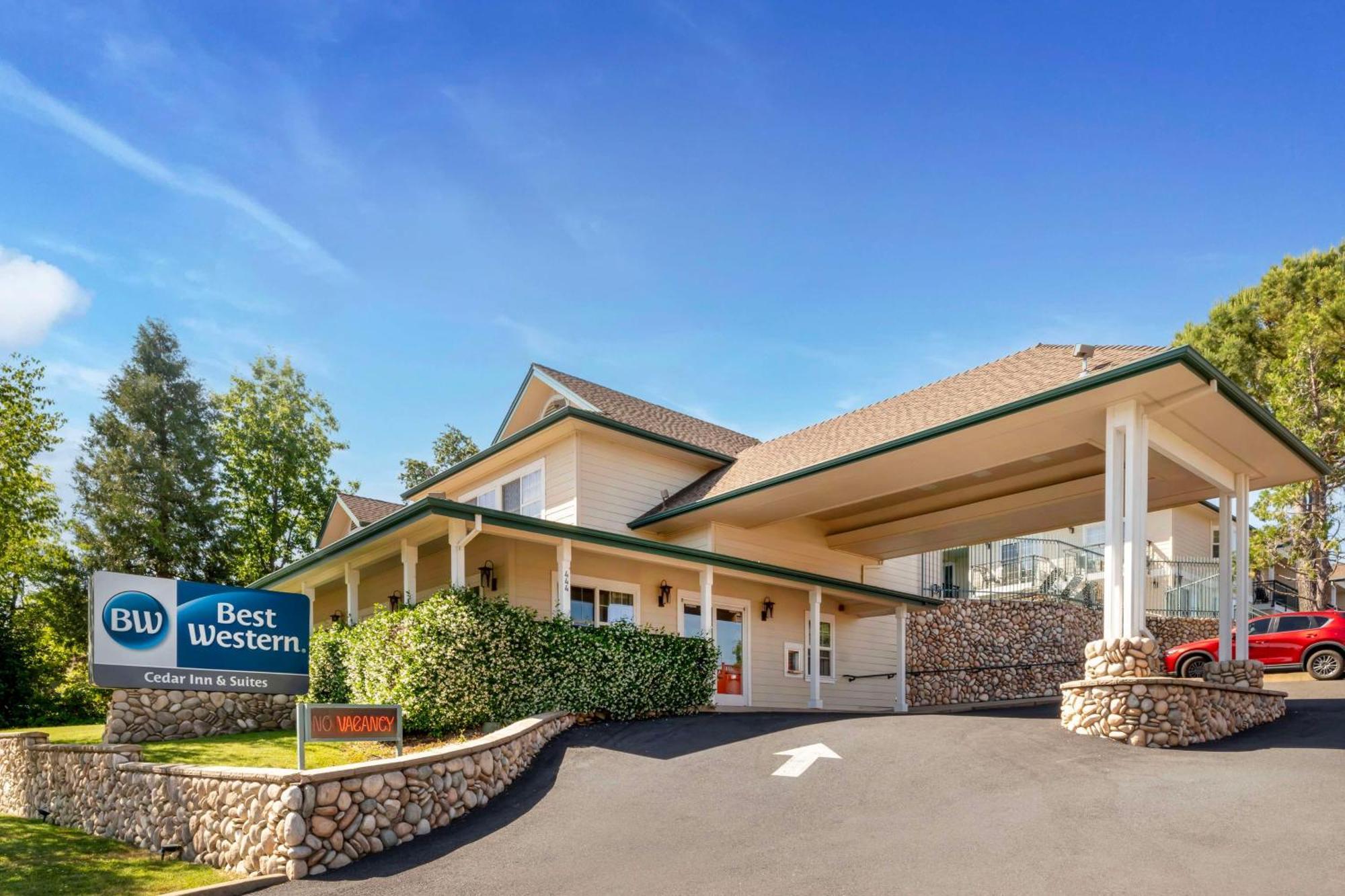 Best Western Cedar Inn & Suites Анджелс-Кэмп Экстерьер фото