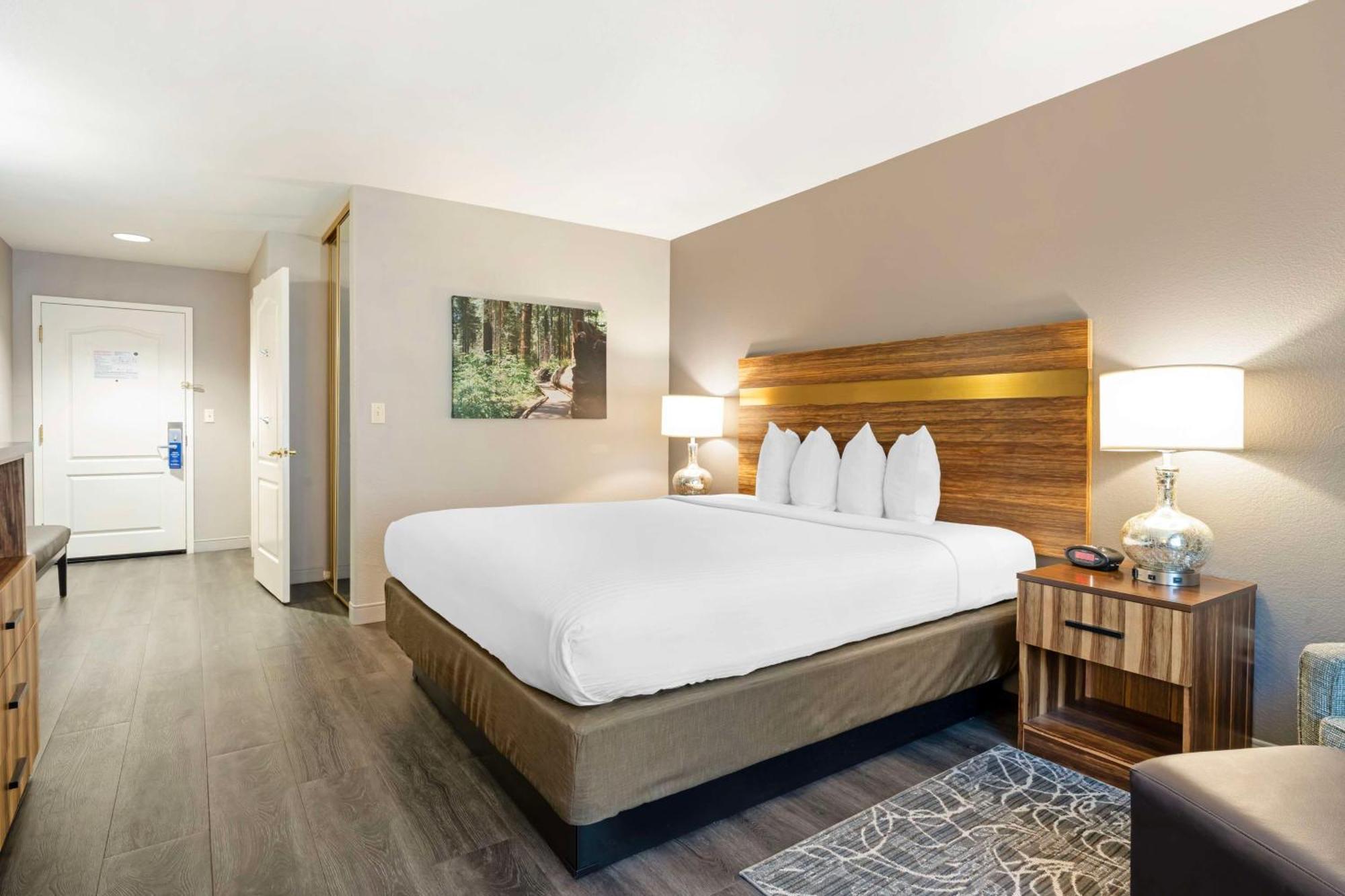 Best Western Cedar Inn & Suites Анджелс-Кэмп Экстерьер фото