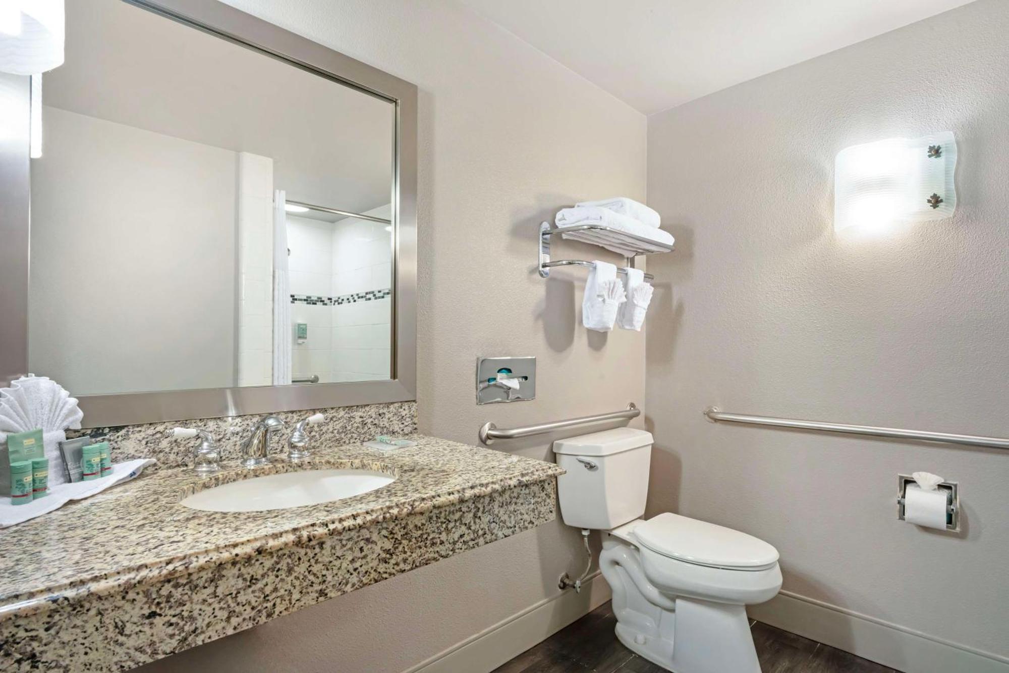 Best Western Cedar Inn & Suites Анджелс-Кэмп Экстерьер фото